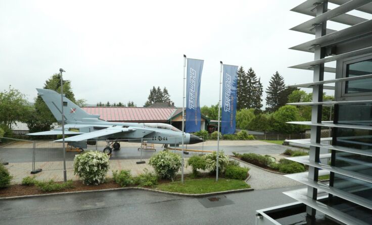 Derzeit steht der TORNADO PA200 noch direkt am Firmenparkplatz.