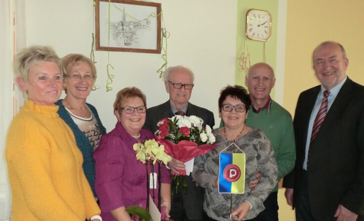 Zahlreiche Gratulanten stellten sich zum 90er ein.
