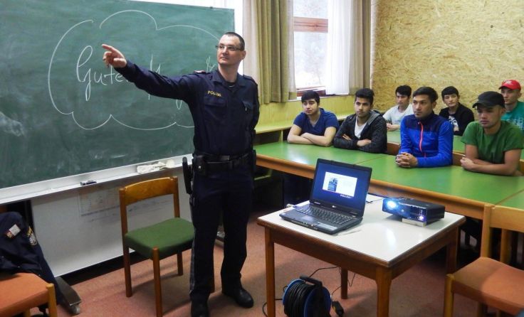 Gruppeninspektor Johannes Lotz bei einem der Vorträge