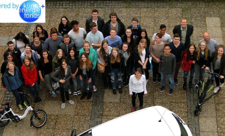 Die Gmünder Gymnasiasten beim E-Mobilitätstag.