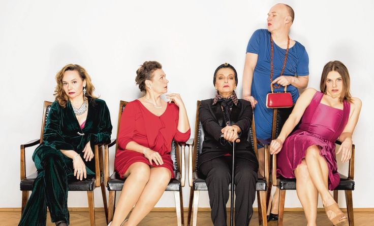 Die Besucher erwartet ein herrlich schräges Theaterstück. Foto: Anna Stöcher