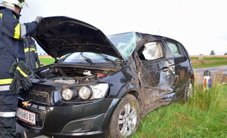 Das Auto wurde schwer beschädigt.