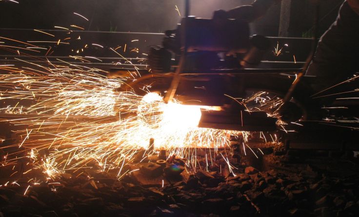 Die Arbeiten werden teilweise auch nachts durchgeführt. Foto: ÖBB