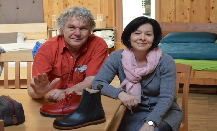 Margit Göll besuchte die Schuhwerkstatt von Heini Staudinger