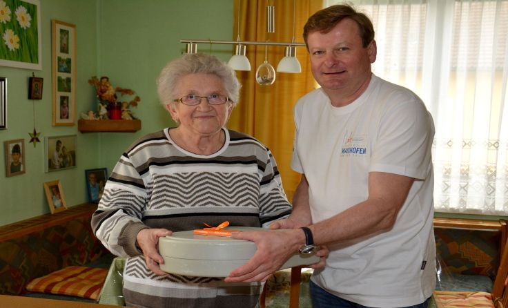 Vizebürgermeister Gottfried Waldhäusl brachte persönlich das Essen vorbei.