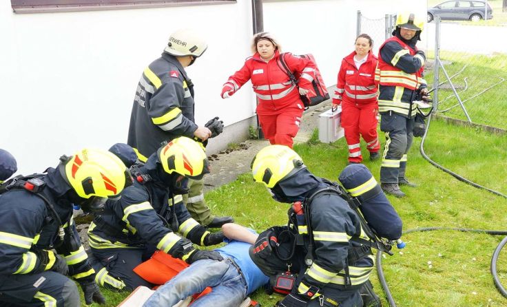 "Verletzte" mussten geborgen und versorgt werden.