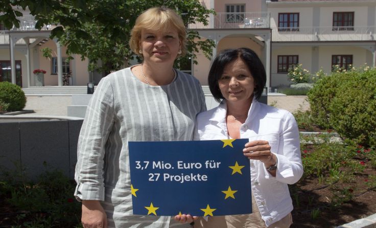 Landesrätin Barbara Schwarz (l.) und Landtagsabgeordnete Margit Göll präsentierten die Bilanz.