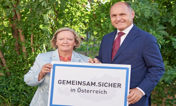 Die Waldviertler Nationalratsabgeordnete Angela Fichtinger und Innenminister Wolfgang Sobotka