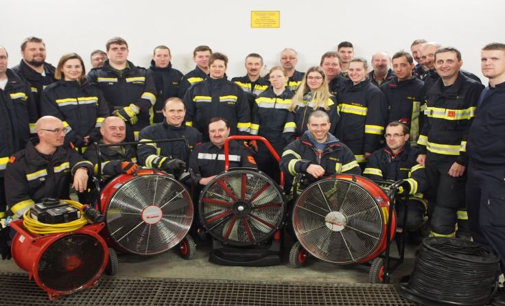 Die Kameraden der Feuerwehren Dietmanns, Groß Siegharts und Waidhofen bei der Schulung.