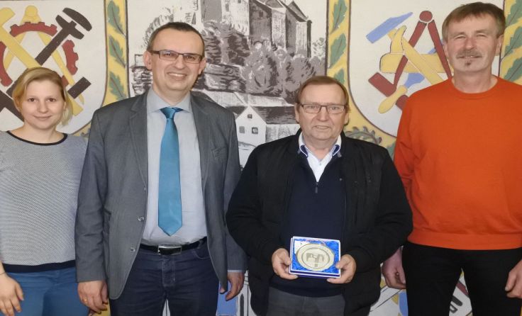 V.l.: Ines Slawik, Rudolf Mayer, Wolfgang Winkelhofer und Bauhofleiter Albert Reiß