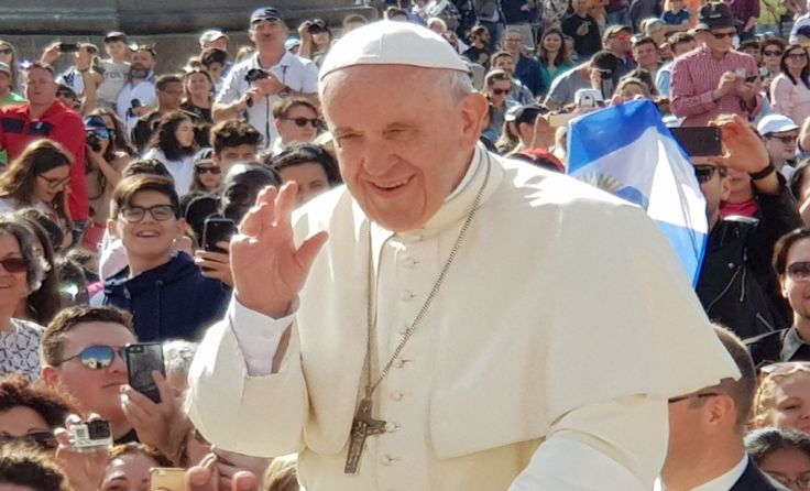 Papst Franzikus beim Bad in der Menge.