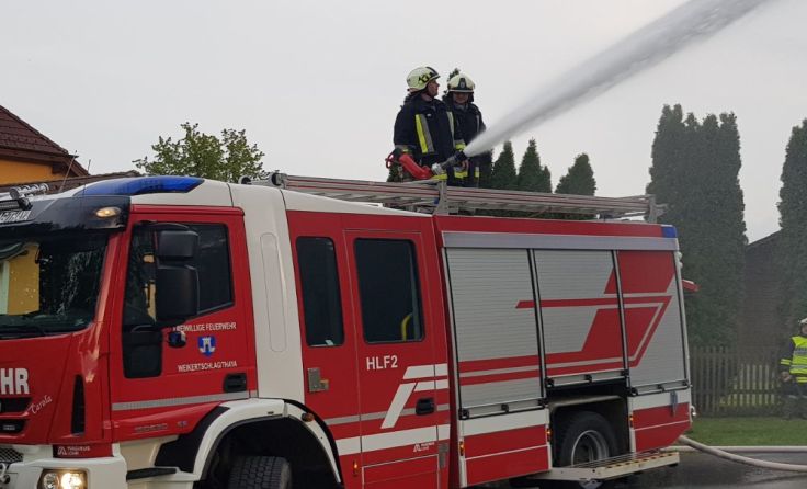 Das neue Feuerwehrfahrzeug „HLF 2“ der FF Weikertschlag war erstmals zu sehen.