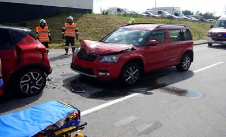 Zwei Fahrzeuge waren an der Kreuzung zusammengestoßen.