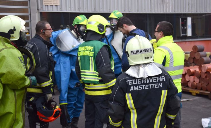 Die Experten der Feuerwehr im Einsatz. Foto: FF Amstetten