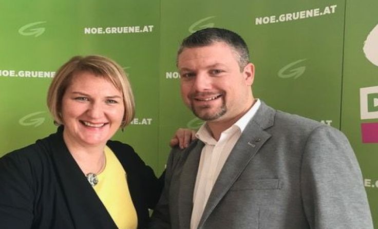 Landessprecherin Helga Krismer und Dominic Hörlezeder beim Landeskongress der Grünen.