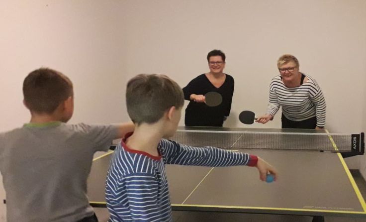 Der Tischtennistisch wird nun täglich genutzt. Foto: AWG St. Peter/Au
