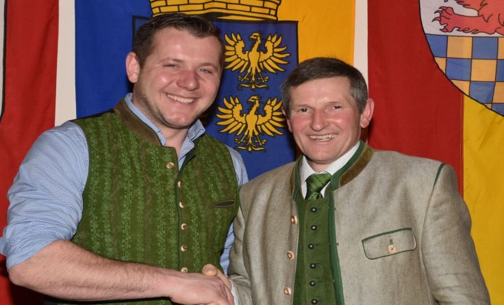Der neue Obmann Franz Krendl und der scheidende Obmann Alfred Losbichler Foto: Bauernrat