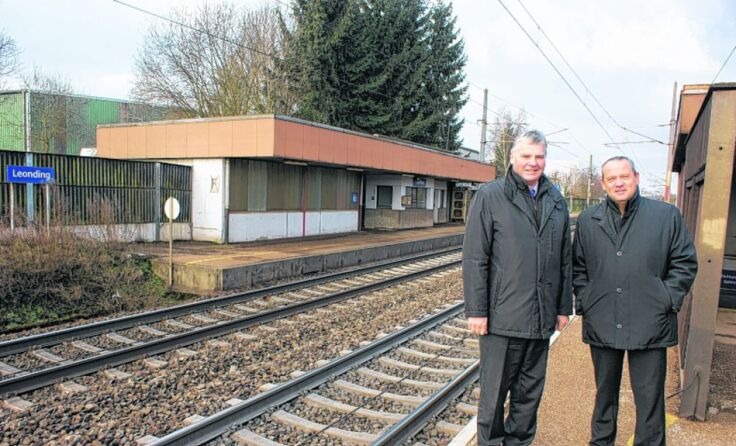 Bürgermeisterkandidat Franz Bäck, Bezirksparteiobmann Wolfgang Stanek (VP)
