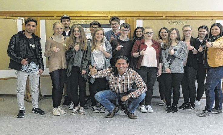Die Jugendräte mit Coach Hubert Zamut und Petra HöllmüllerFoto: Gemeinde
