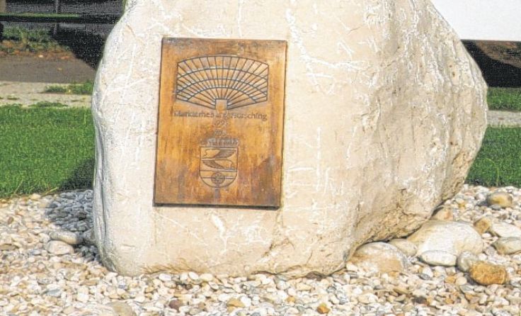 1993 wurde feierlich der Marktstein gesetzt. Foto: Gemeinde