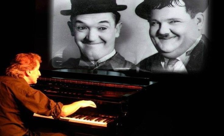 4 Kurzfilme mit Livemusik von Stummfilmpianist Gerhard Gruber. Foto: KUVA