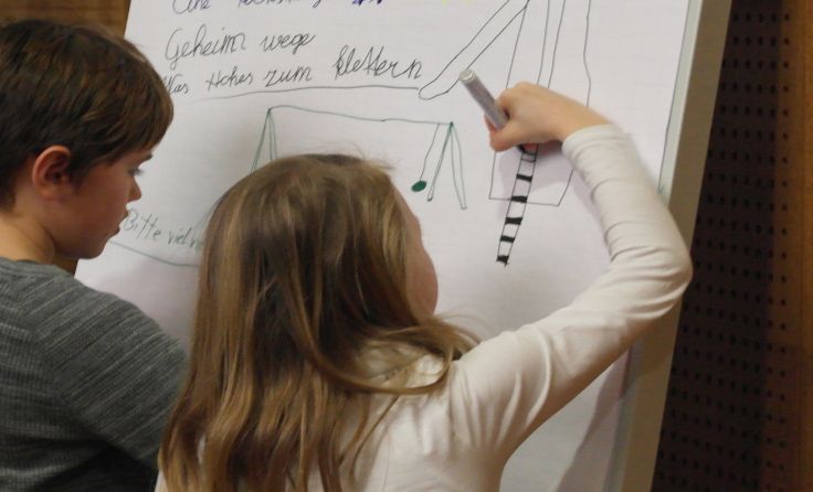Die Kinder sind bei der Ideenwerkstatt mit Eifer dabei. Foto: Stadt Leonding