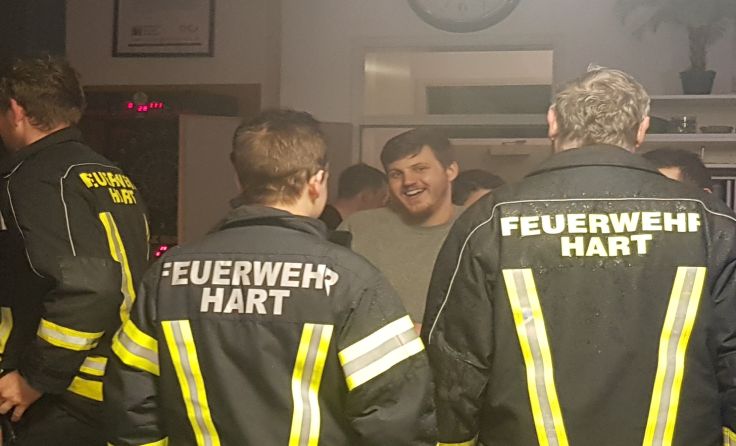 Gute Laune nach der erfolgreichen Feuerwehrübung im Jugendcafé, Foto: JCUV