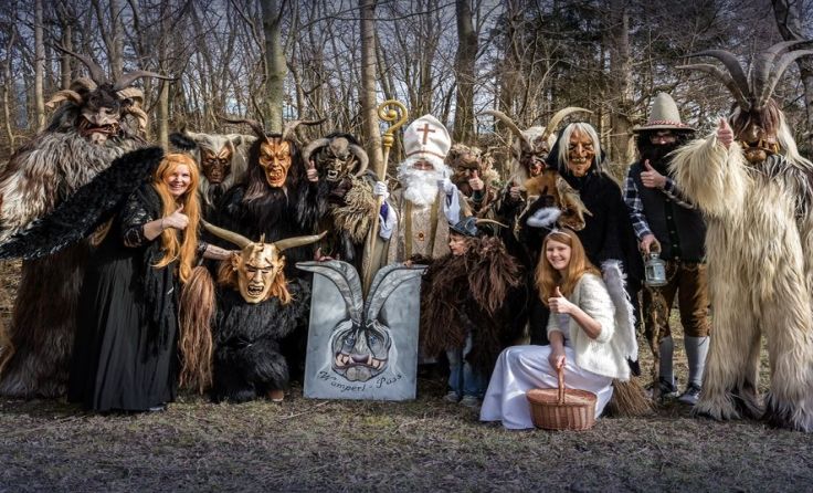 Der Nikolaus- und Perchtenverein "Wamperl Pass"; Foto: Müller Fotos