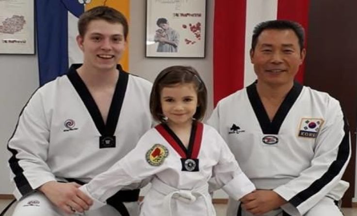 Meister Benjamin Buchberger (li) und Großmeister Shin Bong Hee; Foto: Privat