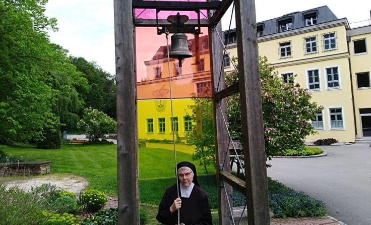 Das Friedensglöckchen der Schwesternschule in Klein Erla. (Foto: privat)