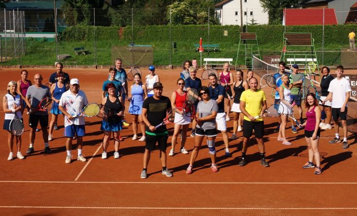 Zeitgleich fand das ASKÖ-Mascherlturnier auf der Nachbaranlage statt. (Foto: ETV Enns)