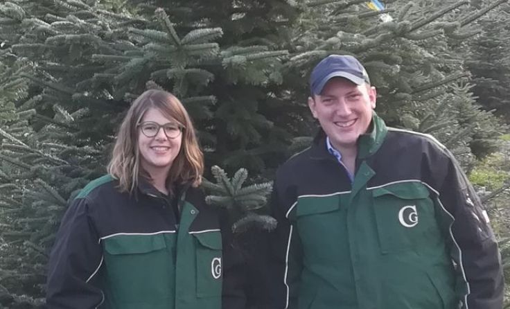 Tanja und Thomas Gruber sorgen alle Jahre wieder für schöne Christbäume. (Foto: privat)