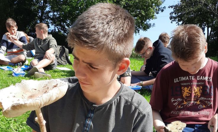 Unterricht im Freien (Foto: HLBLA St. Florian)