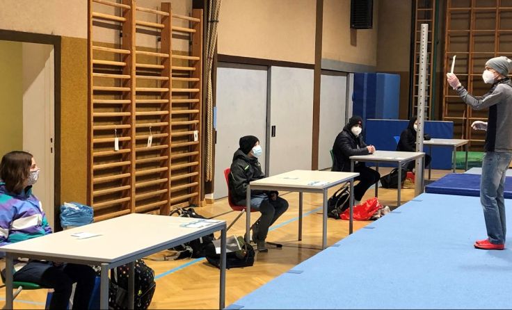 Teststraße im großen Turnsaal (Foto: SMS)