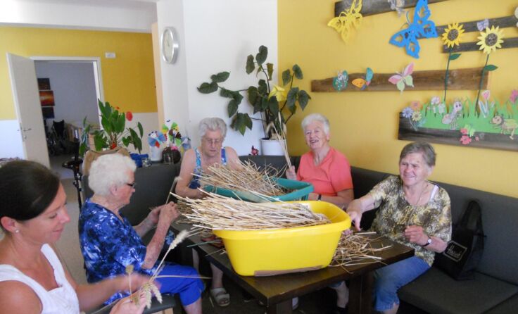 Gemeinsames Basteln im ViWo St. Marienkirchen