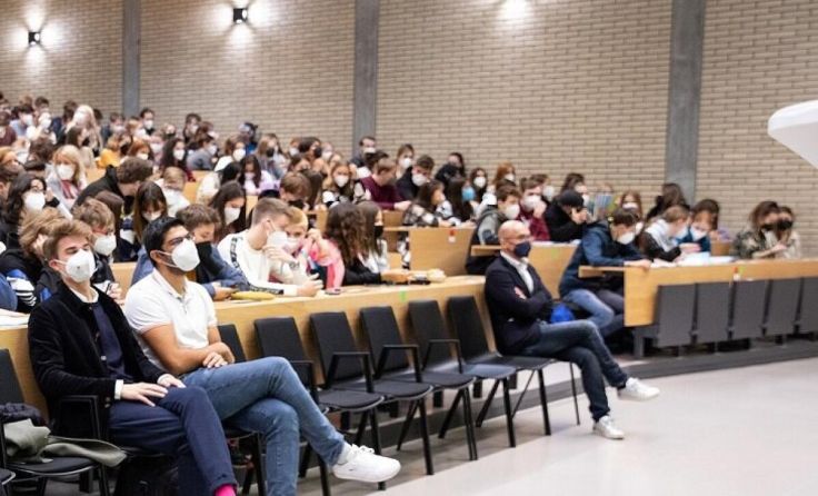 Die Studieninfomesse SIM bietet Einblicke in die Einrichtungen am JKU-Campus. (Foto: JKU)