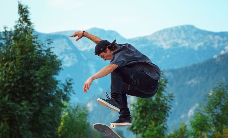 Fabian Mühringer testete die neuen Rampen der Skateanlage. Foto: Björn Hunger