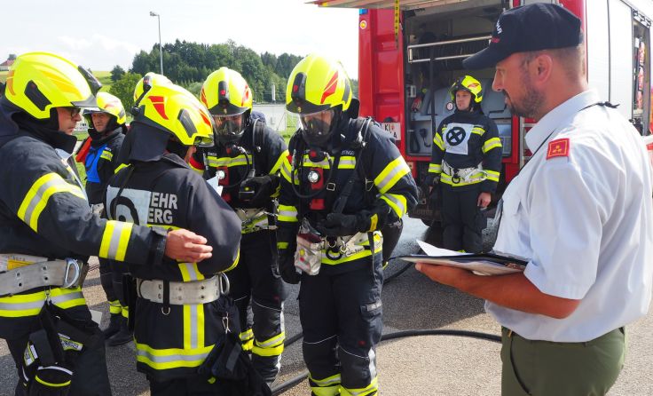 Die Feuerwehrler zeigten ihr Können bei der Leistungsprüfung. Foto: Feuerwehr Wartberg