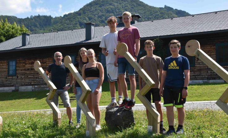 Die Schüler der Polytechnischen Schule Großraming mit ihrer Kreation. (Foto: Anita Buchberger)