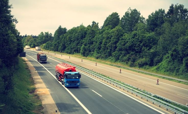 LKW auf Autobahn