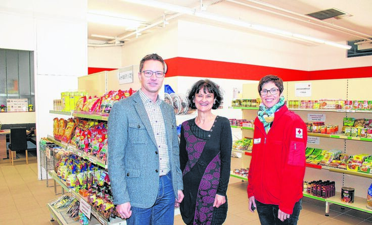 Gerald Roth, Eveline Leinweber und Silke Pachinger im Sozialmarkt in Ottensheim Fotos: Hamedinger