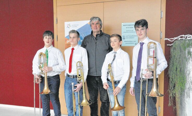Das Ensemble T-Bones und Lehrer Martin Dumphart Foto: Landesmusikschule