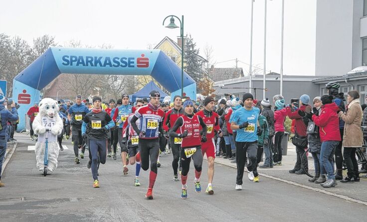 Zahlreiche Läufer waren am Start. Foto: Ernst Peherstorfer
