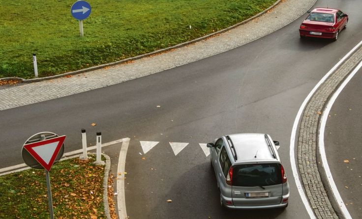 Ein Kreisverkehr soll an der Mühllackener Kreuzung entstehen. Symbolfoto: Wodicka