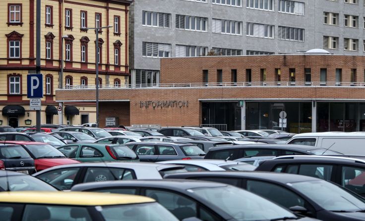 Bald ist Schluss mit Gratisparken am Jahrmarktgelände. Foto: Weihbold
