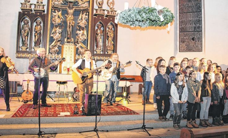 In der Pfarrkirche Vorderweißenbach wurde es stimmungsvoll. Foto: Eckerstorfer 