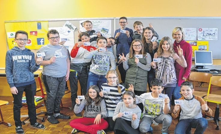 Die Schüler mit dem „Safer-Surf-Führerschein.“ Foto: NMS Altenberg 