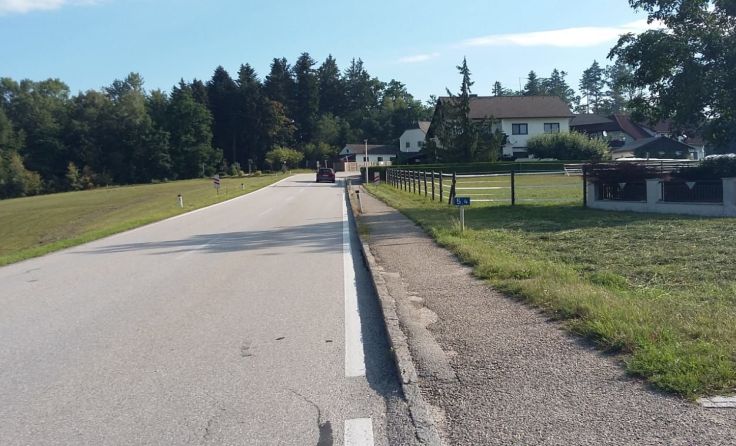 Hier soll nach den Wünschen der Gemeinde eine neue Haltestelle entstehen. Foto: Gemeinde