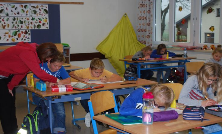 Der Unterricht beginnt mit einer gemeinsamen Übungsstunde. Foto: Margit Pammer