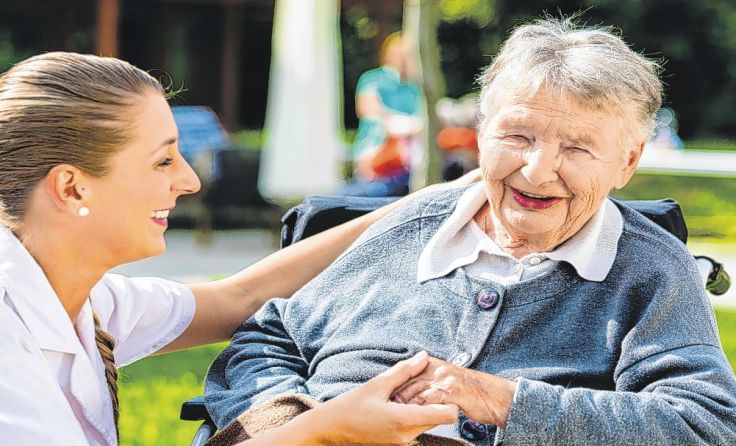 Pflegende Angehörige brauchen auch Auszeit. Symbolfoto: Kzenon/shutterstock.com